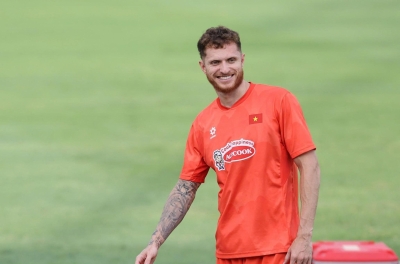 Brazilian midfielder speaks emotionally as he officially dons the Vietnam national team jersey