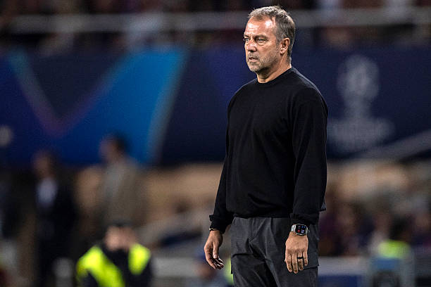 HLV Hansi Flick xác nhận ông có kế hoạch gắn bó với Barcelona ít nhất thêm hai năm, trong bối cảnh xuất hiện nhiều thông tin về việc gia hạn hợp đồng.