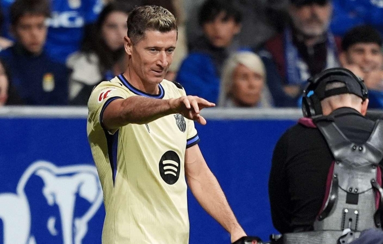 Robert Lewandowski should leave Barca