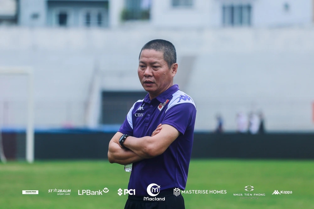 15 HLV V-League rời "ghế nóng" trong mùa giải này - Ảnh 2.