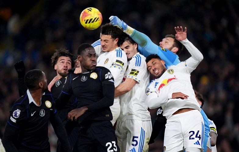 Chelsea left behind in the Premier League title race