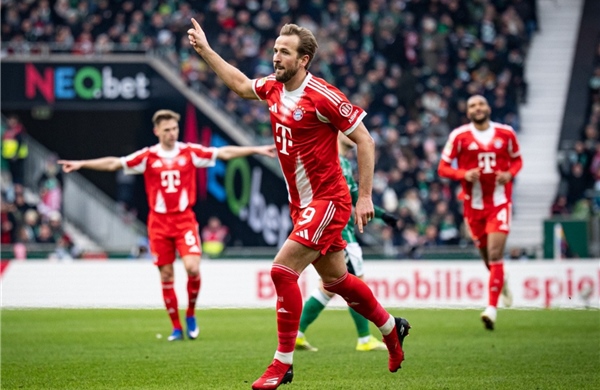 Bayern vs Stuttgart: Early Championship Day