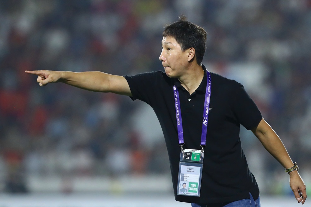HLV Kim Sang Sik thắng 13 trận liên tiếp với ĐT Việt Nam, chỉ còn cách kỷ lục của thầy Park một trận nữa - Ảnh 1.