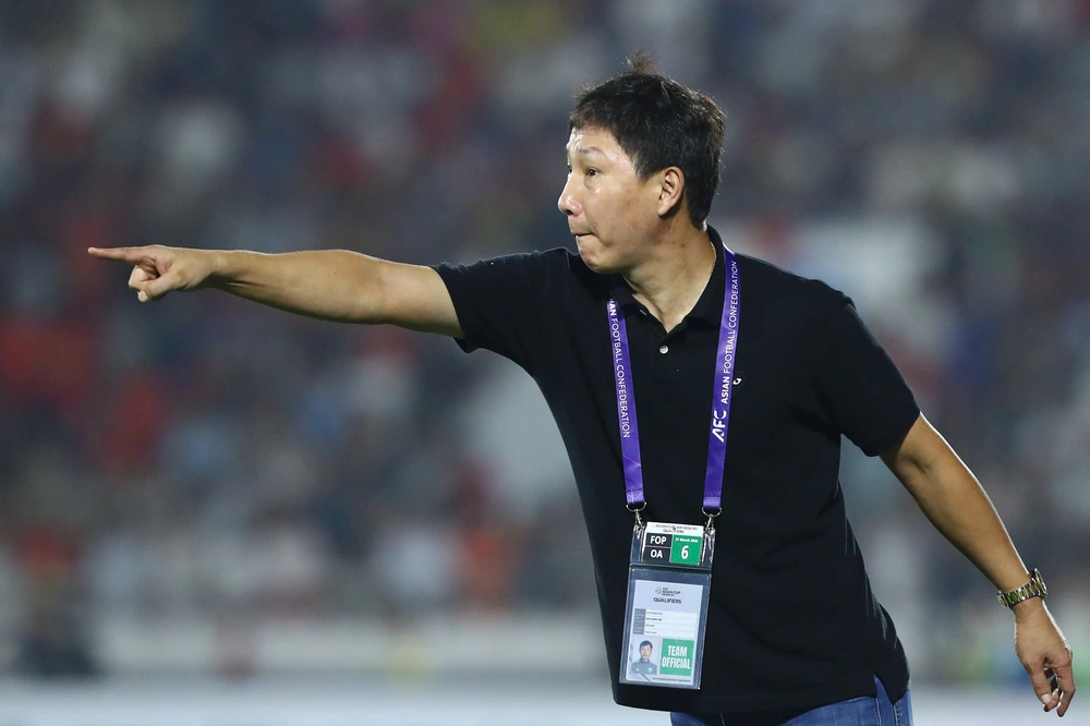 Năm 2026 suôn sẻ, tuyển Việt Nam lạc quan với HLV Kim Sang Sik - Ảnh 2.