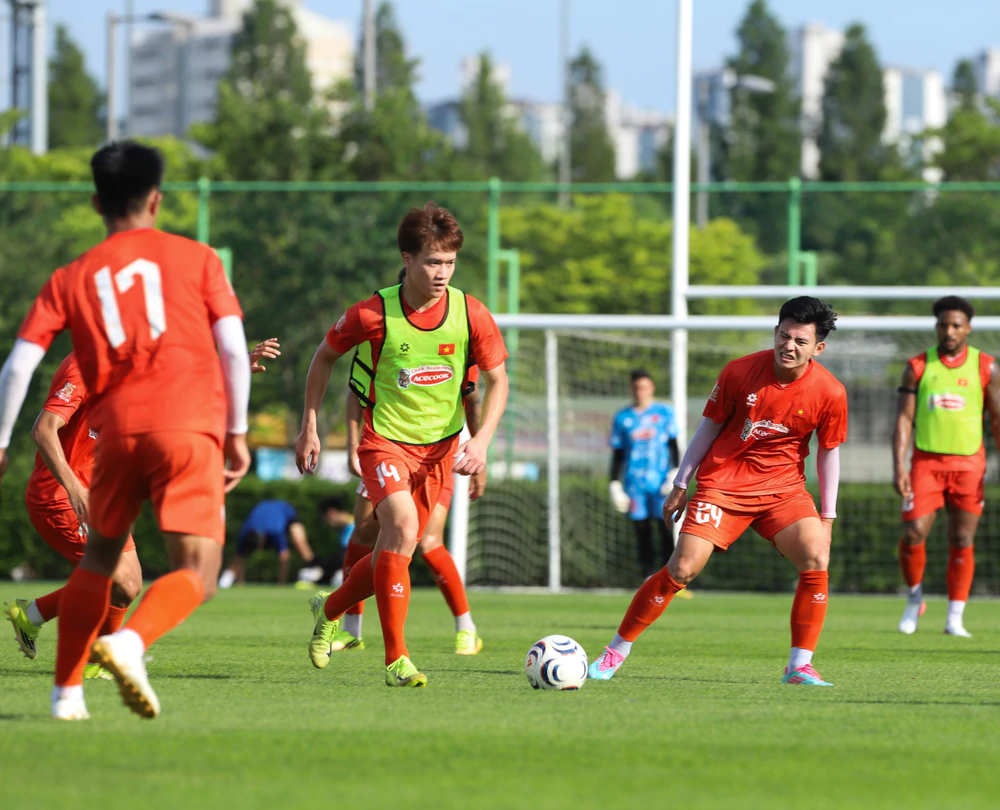 Đội tuyển Việt Nam hoàn thiện bước chuẩn bị cho ASEAN Cup 2026 - Ảnh 2. Đội tuyển Việt Nam hoàn thiện bước chuẩn bị cho ASEAN Cup 2026 - Ảnh 2.