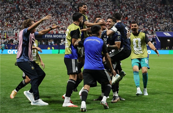 A supercomputer predicts the outcome of the 2026 World Cup final between Argentina and Spain.