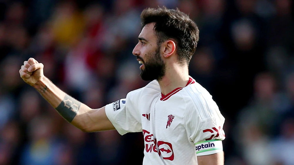 Manchester United: Gia hạn với Bruno Fernandes? Hãy nhìn Salah! - Ảnh 1.
