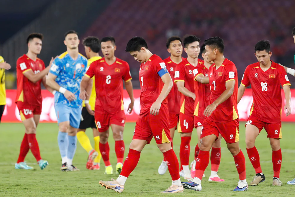 HLV Kim Sang Sik: 'Tôi chịu trách nhiệm về kết quả của đội tuyển Việt Nam' - Ảnh 2. HLV Kim Sang Sik: 'Tôi chịu trách nhiệm về kết quả của đội tuyển Việt Nam' - Ảnh 2.