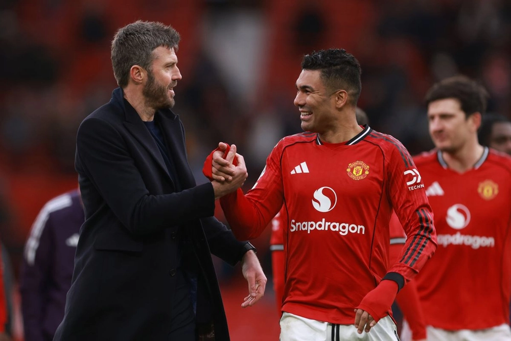 Michael Carrick cho MU chuyền bóng nhiều hơn