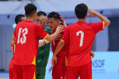 Southeast Asian fans go wild as Vietnam crushes opponent 4-1