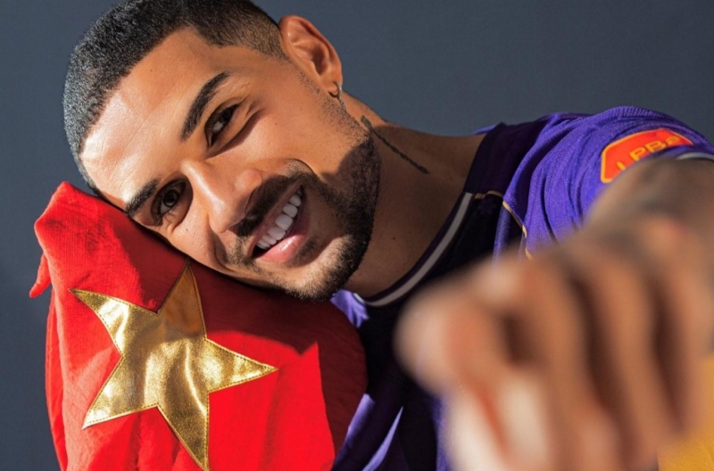 Foreign player awaiting citizenship cheers for Vietnam's victory