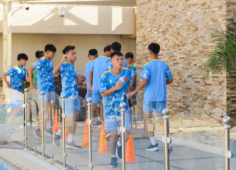 Tin nóng bóng đá Việt hôm nay 2/5: U17 Việt Nam tập hồi phục tại Ả rập Xê Út; Tuấn Anh ủng hộ Nhật Bản tại World Cup 2026 - Ảnh 1.