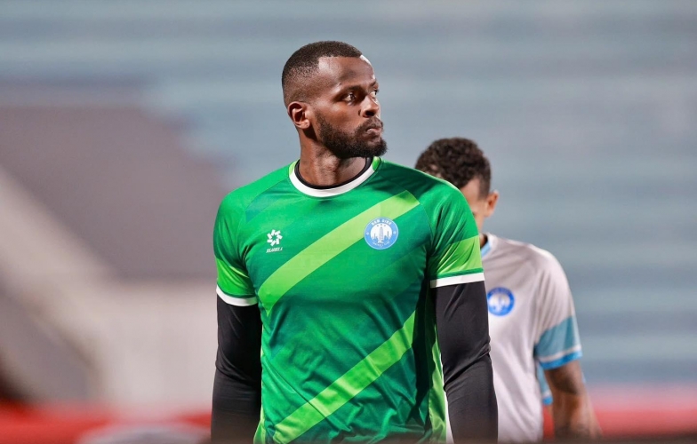 Brazilian foreign player wearing Vietnam national team jersey