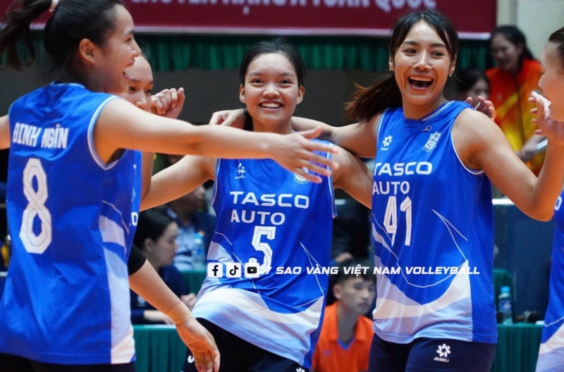 Great victory over Quảng Ninh, Hanoi women's volleyball team brilliantly secures promotion ticket