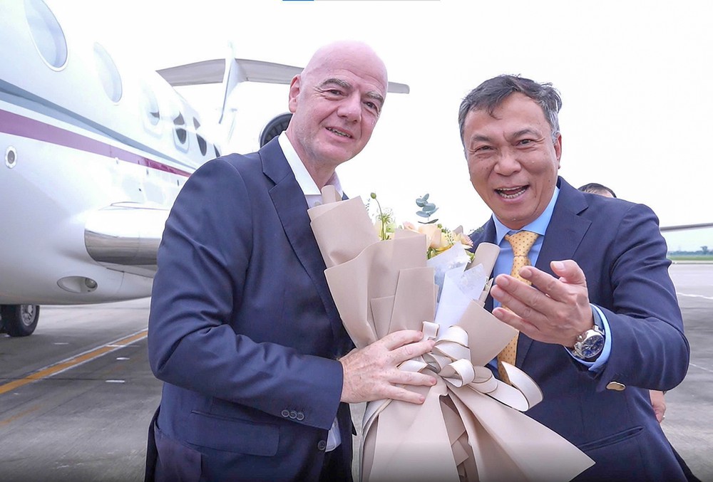 Chủ tịch Gianni Infantino: 'FIFA ASEAN Cup sẽ thắt chặt mối liên kết bóng đá Đông Nam Á' - Ảnh 1. Chủ tịch Gianni Infantino: 'FIFA ASEAN Cup sẽ thắt chặt mối liên kết bóng đá Đông Nam Á' - Ảnh 1.