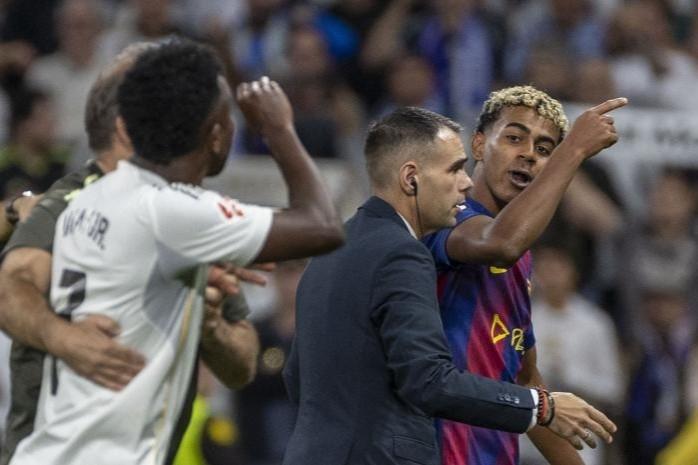 Barca fans furious over Yamal being &#39;too inexperienced&#39;, invoking Messi&#39;s name