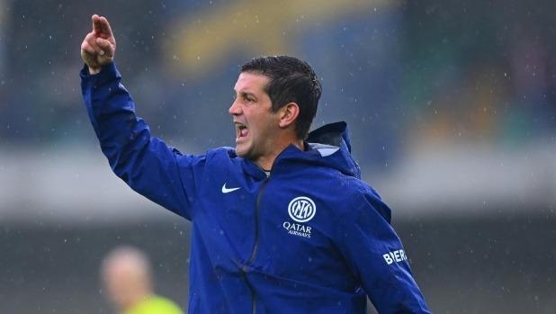 Inter coach goes wild after the goal in the 90+4 minute