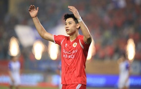 Hot Vietnamese football news today, April 27: Dinh Bac remains humble after setting a record in V-League; Vietnam U17 focuses on AFC U17 Asian Cup finals.