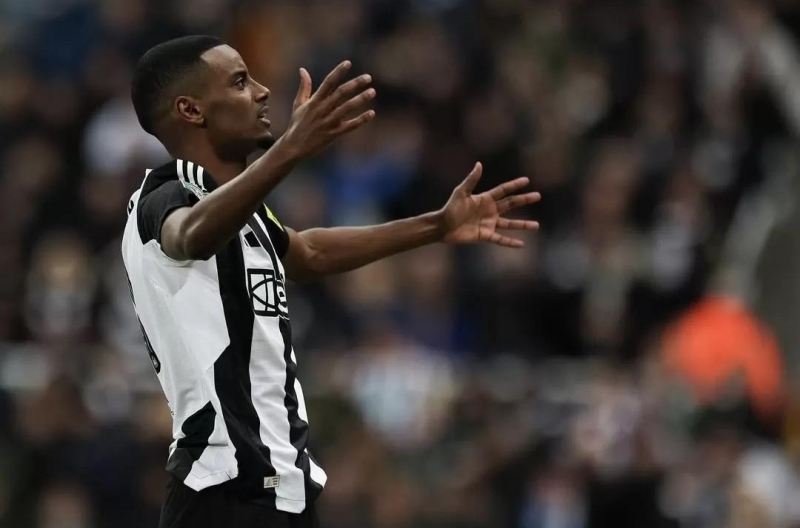 A look back at the controversy between Isak and Newcastle