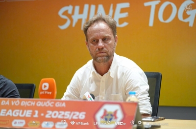 Coach Polking pleased after crucial victory against Ninh Bình