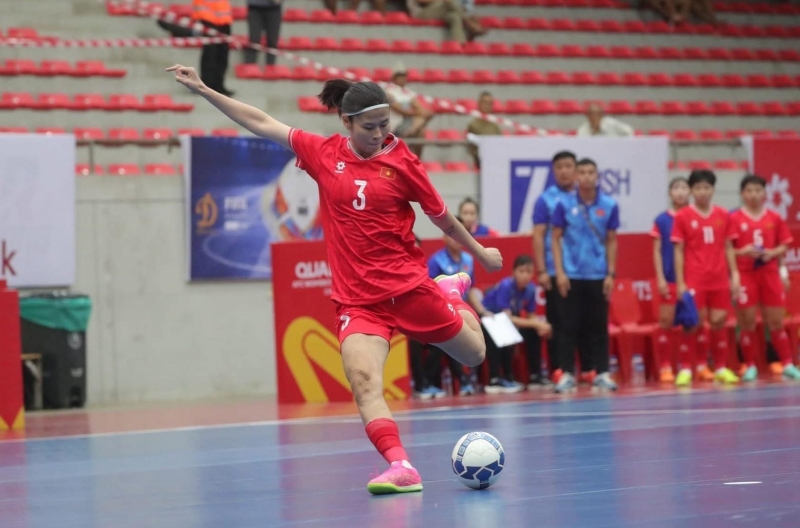Huỳnh Như's team brings a two-in-one Vietnamese player
