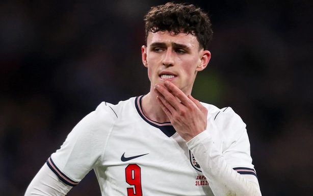 Phil Foden 'vanishes' at Man City and England: Being too versatile can be detrimental!