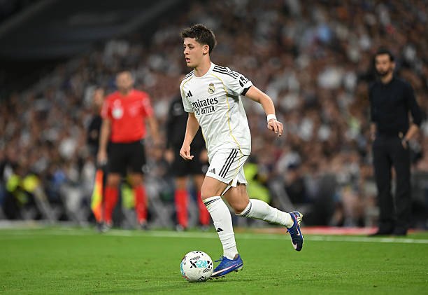 Real Madrid bất ngờ nhận tin sốc, quá khó để ngăn Barca lên ngôi vô địch La Liga - Ảnh 2.