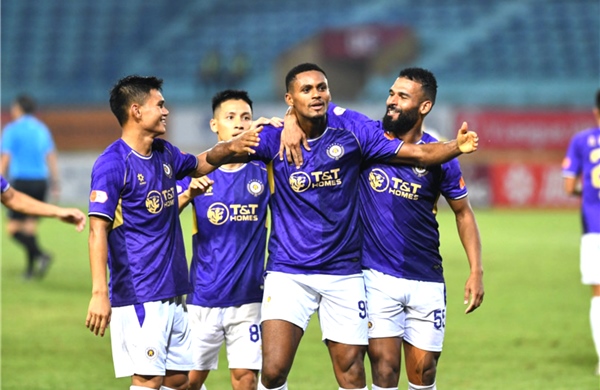 Round 7 of the V-League 2025 - 2026: Hà Nội FC challenges the top team Ninh Bình