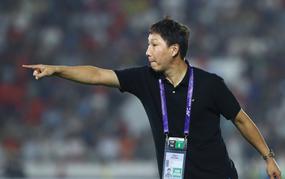 Coach Kim Sang Sik needs to revive the Vietnam national team.