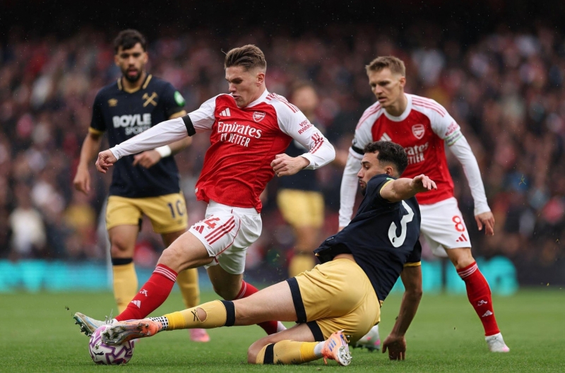 A gentle win, Arsenal rises to the top of the table