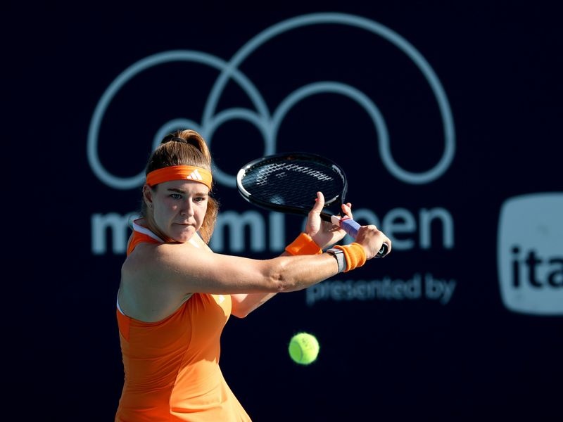 Các tay vợt Séc tiếp tục là nỗi ám ảnh với Alexandra Eala - Ảnh 1.