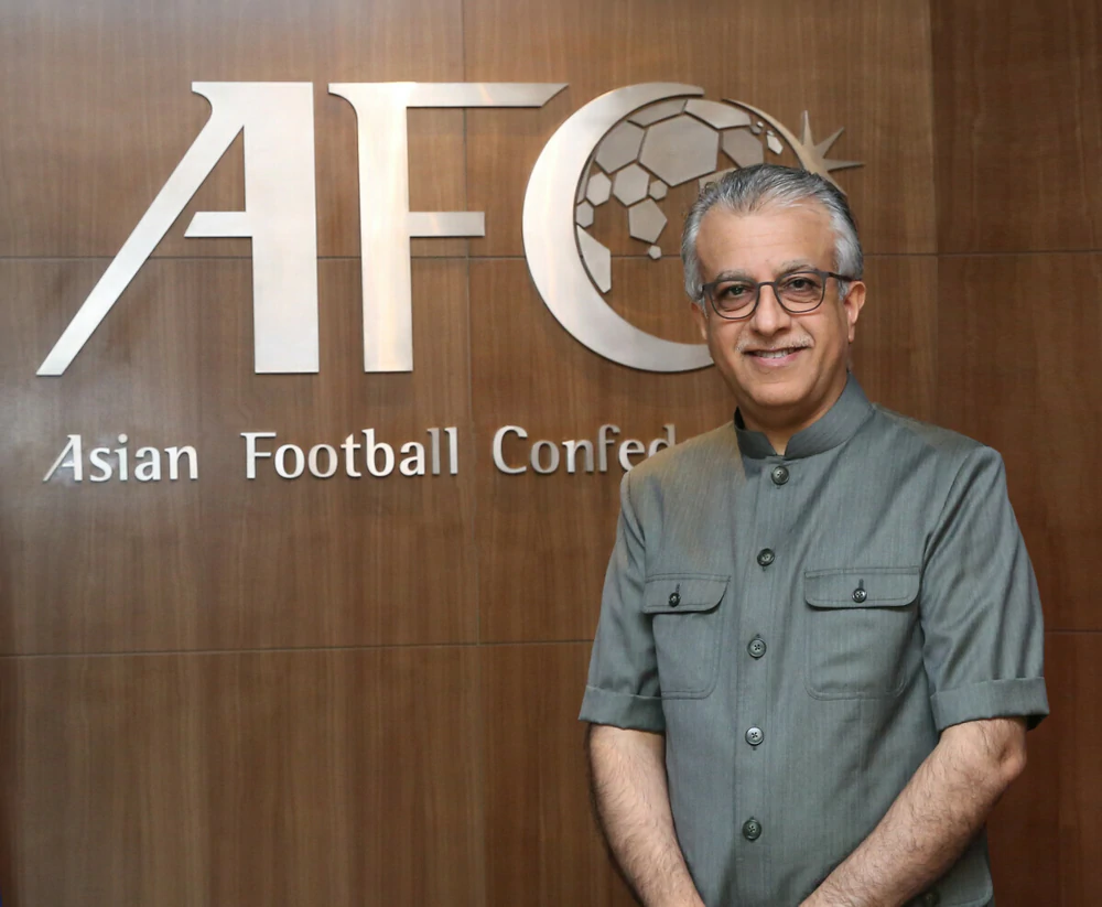 Chủ tịch AFC lên tiếng về khả năng hoãn Asian Cup 2027 - Ảnh 1. Chủ tịch AFC lên tiếng về khả năng hoãn Asian Cup 2027 - Ảnh 1.