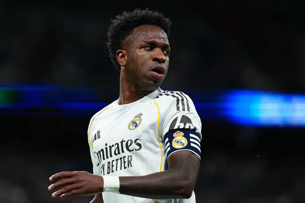 Vinicius đối mặt trực tiếp Mourinho - Ảnh 1.