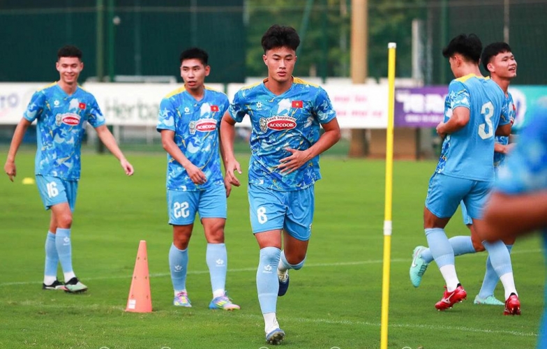 Midfielder Văn Trường highlights the strengths of Vietnamese overseas player Vadim Nguyễn