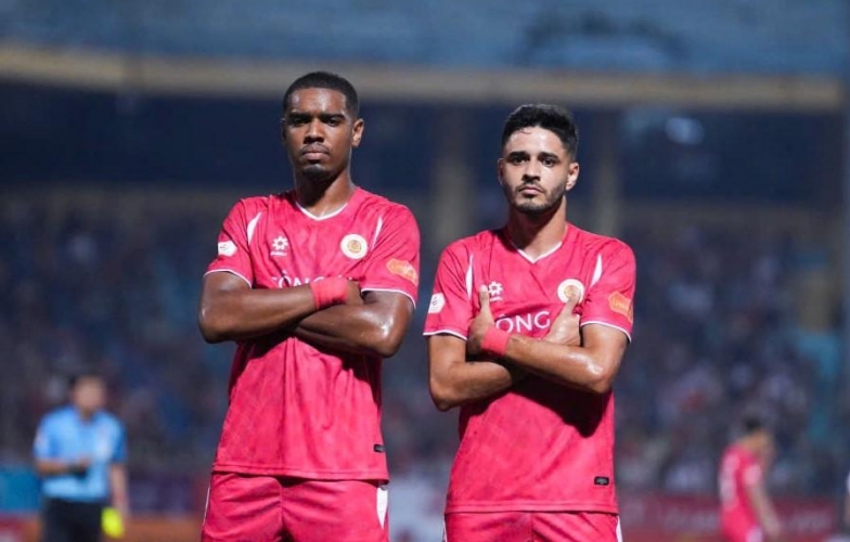 Brazilian striker delighted to win prestigious award in Vietnam