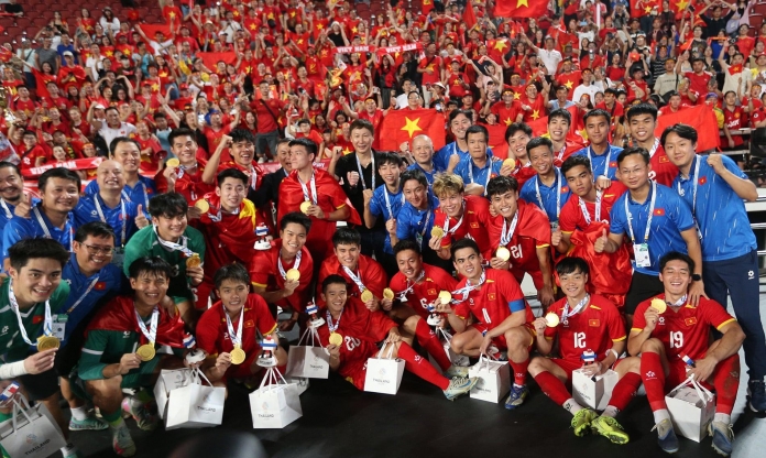 HLV Kim Sang Sik và U23 Việt Nam gửi lời chúc năm mới đặc biệt tới NHM