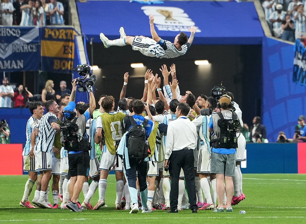 Trung vệ Đặng Văn Tới: “Anh và Argentina sẽ vào bán kết” - Ảnh 1.