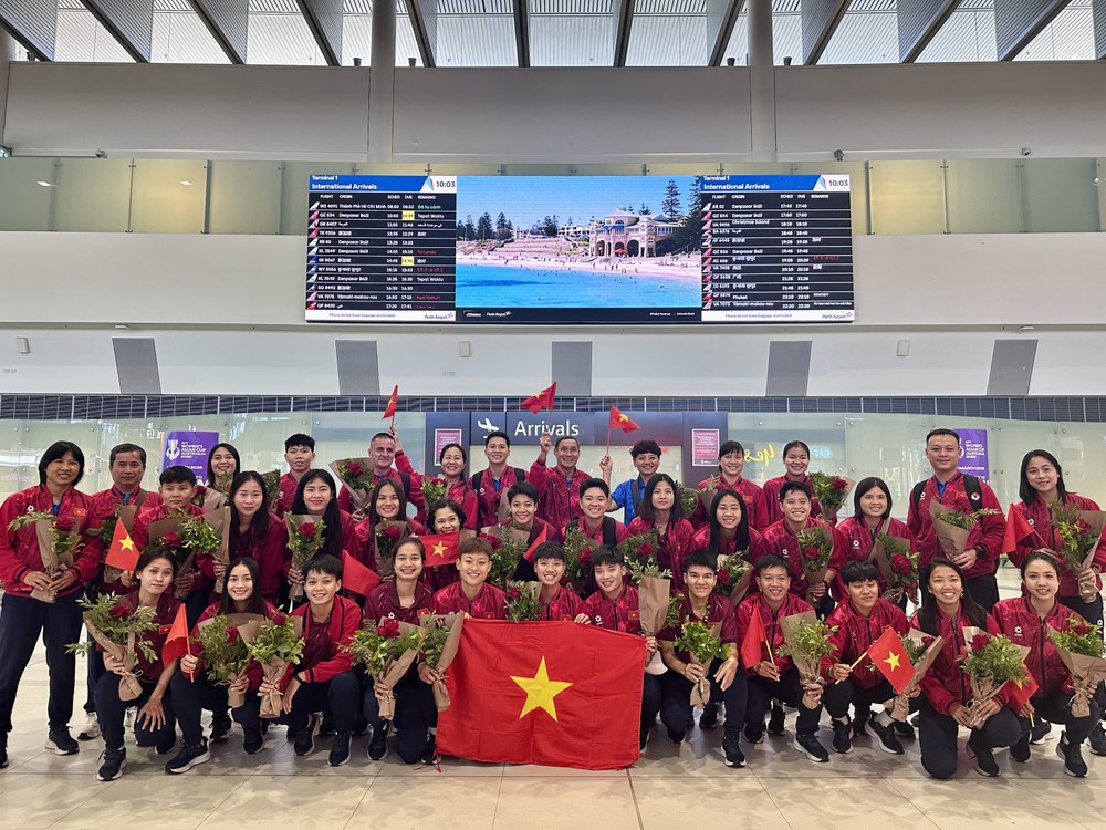 Thầy trò HLV Mai Đức Chung tới Australia, háo hức với hành trình chinh phục Asian Cup - Ảnh 1.