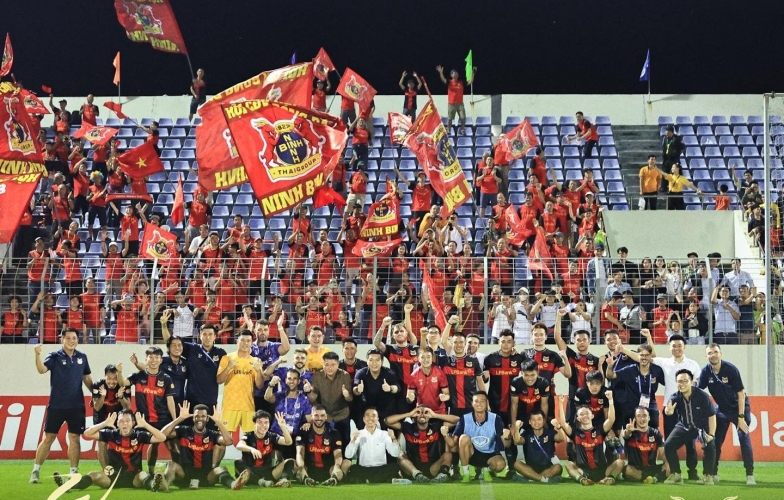 &#39;Ninh Binh&#39; tycoon clinches double awards, Brazilian player named V-League September best