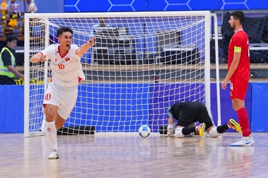Southeast Asian fans react strongly as Vietnam's team stuns Russia in a major upset.