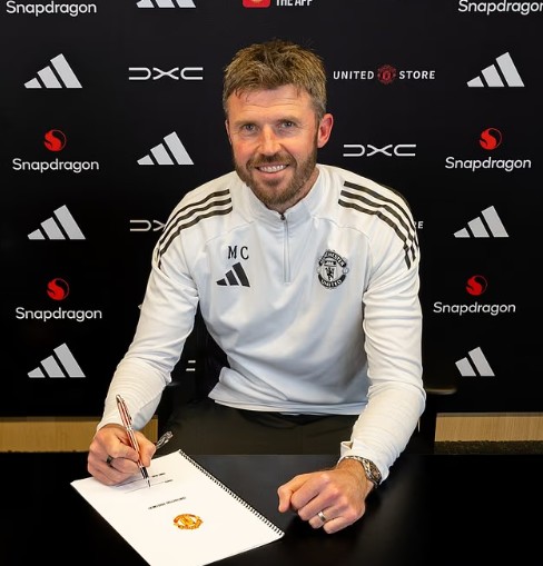 Michael Carrick chính thức trở thành HLV trưởng MU - Ảnh 1.