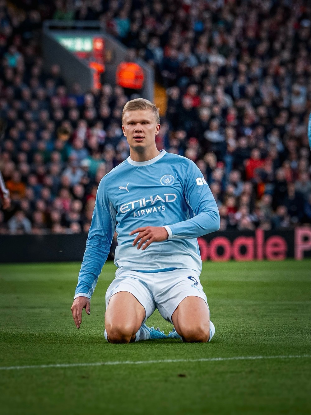 Erling Haaland đang hướng tới việc thiết lập hai cột mốc ghi bàn mới tại Champions League khi Manchester City tiếp đón ĐKVĐ PSG trên sân Etihad. Ảnh: FBNV Erling Haaland đang hướng tới việc thiết lập hai cột mốc ghi bàn mới tại Champions League khi Manchester City tiếp đón ĐKVĐ PSG trên sân Etihad. Ảnh: FBNV
