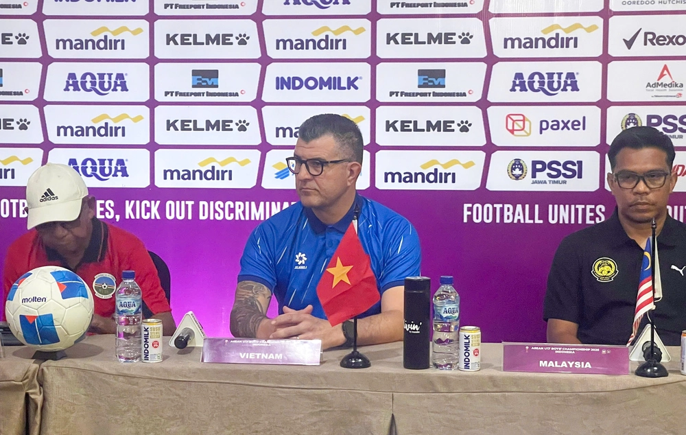 HLV Cristiano Roland: 'U17 Việt Nam tập trung từng trận' - Ảnh 1. HLV Cristiano Roland: 'U17 Việt Nam tập trung từng trận' - Ảnh 1.
