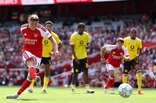 Arsenal fell to Dortmund after a thrilling chase at the Emirates Cup