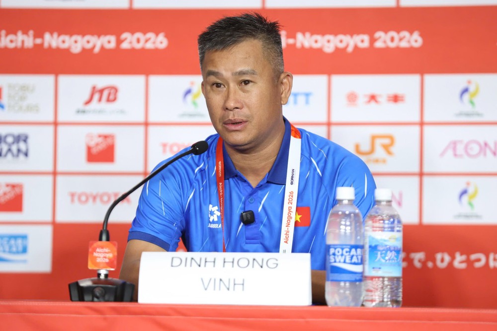 HLV Đinh Hồng Vinh: 'ASIAD là hành trang quý cho U23 Việt Nam' - Ảnh 1. HLV Đinh Hồng Vinh: 'ASIAD là hành trang quý cho U23 Việt Nam' - Ảnh 1.
