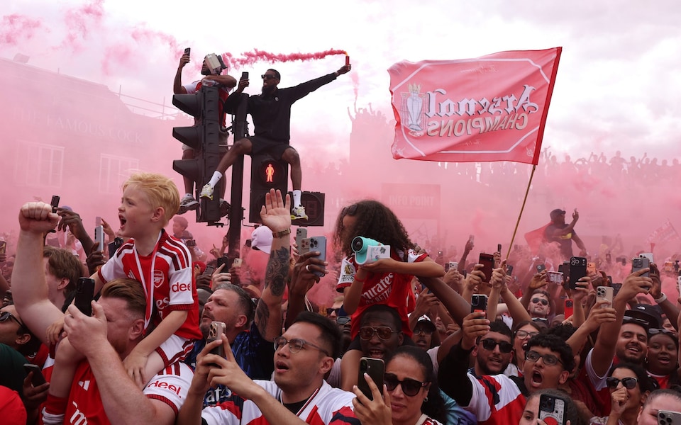 1 triệu người nhuộm đỏ London mừng Arsenal vô địch Ngoại hạng Anh - Ảnh 9.