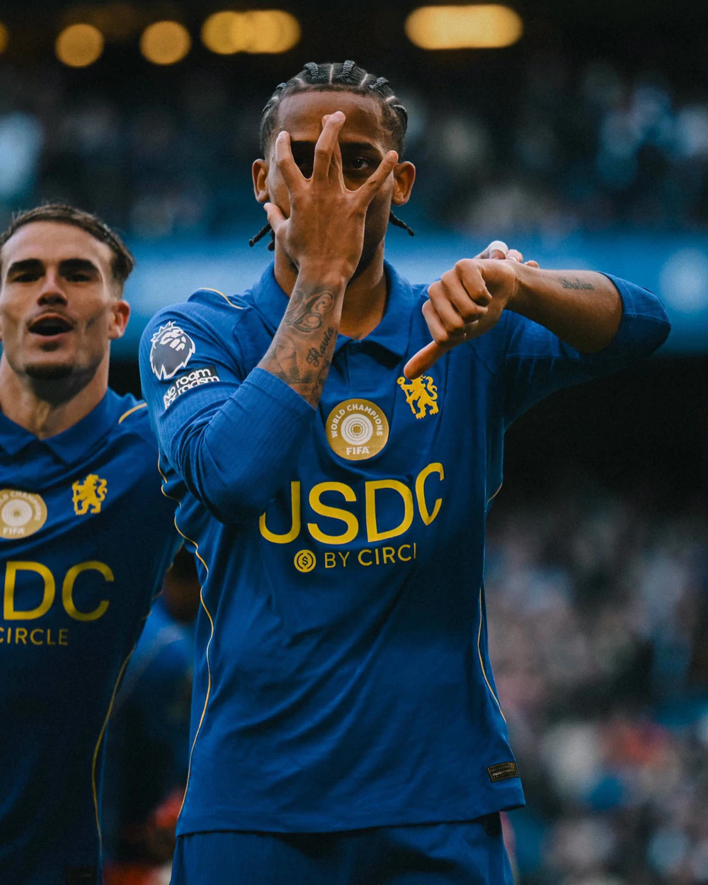 Lão tướng 36 tuổi rực sáng khó tin, Chelsea dội mưa bàn thắng vào lưới Bournemouth - Ảnh 2. Lão tướng 36 tuổi rực sáng khó tin, Chelsea dội mưa bàn thắng vào lưới Bournemouth - Ảnh 2.
