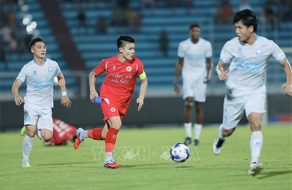 Round 5 of V-League: The Steel Blue Nam Dinh faces Hanoi Police