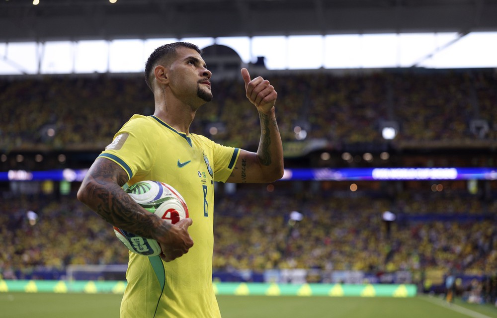Bruno Guimaraes có gì đặc biệt để Arsenal chấp nhận chi 75 triệu bảng? - Ảnh 1. Bruno Guimaraes có gì đặc biệt để Arsenal chấp nhận chi 75 triệu bảng? - Ảnh 1.