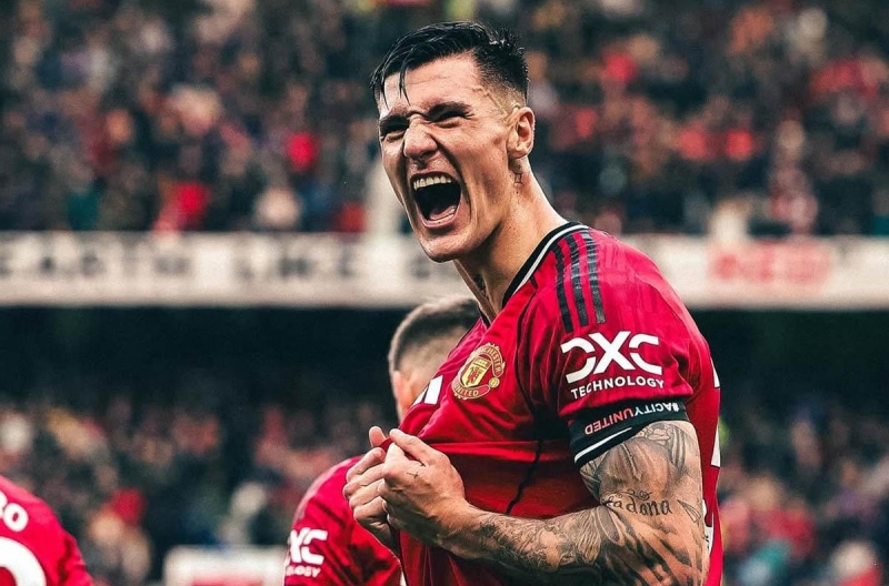 Benjamin Sesko happily exclaimed something after helping MU secure a victory